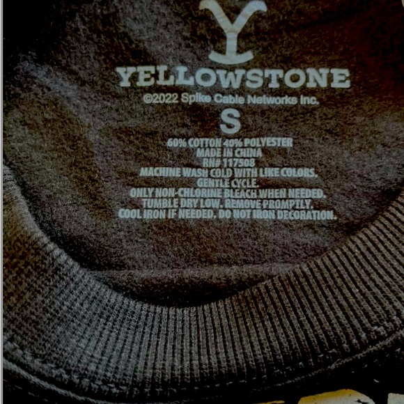 Black Yellowstone Dutton Ranch Montana Women’s  (Teen/Tween) SweatshirtSz S NWT - Picture 4 of 6